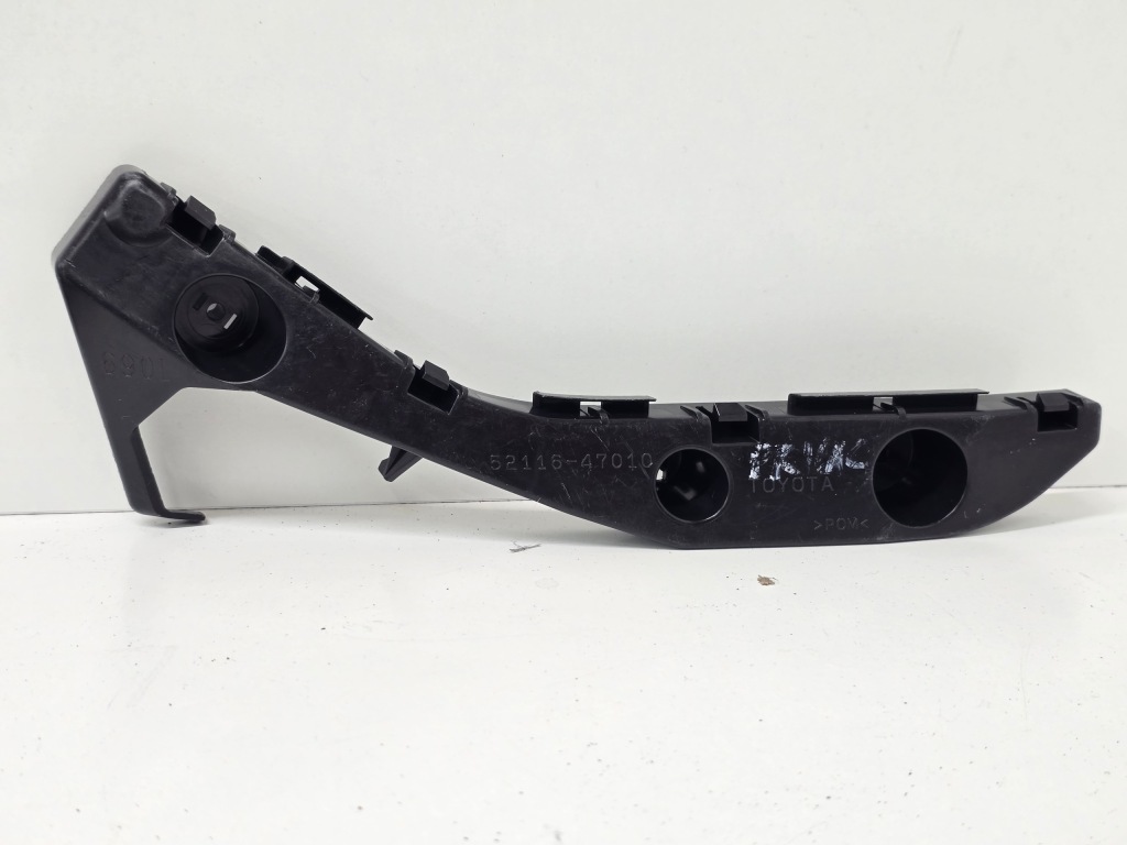 фото №1, Toyota prius направляющая кронштейн бампера правый перед 5211647010