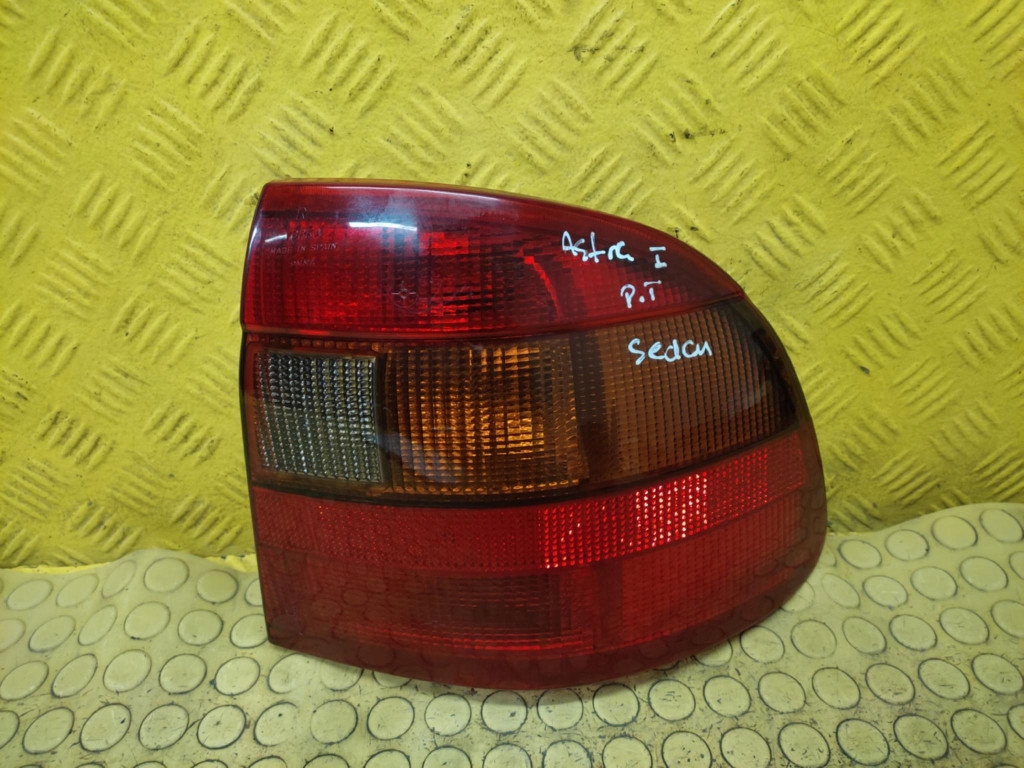 Купить Opel astra f седан фара правая  задний