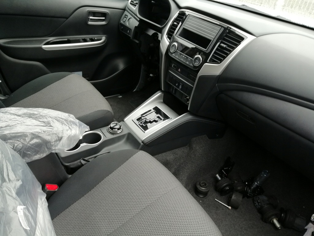 фото №12, Mitsubishi l200 кузов ze коробка передач грузовая, кабина комплектная