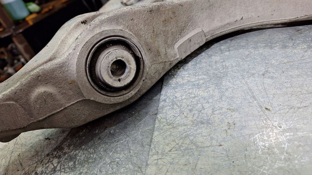 фото №8, Рычаг правый перед mercedes w164 x164 gl ml 06-