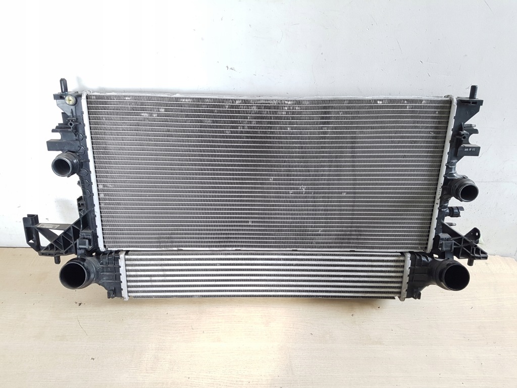 Opel astra 5 радиатор интеркулер воды кондиционера 39185893 Киев