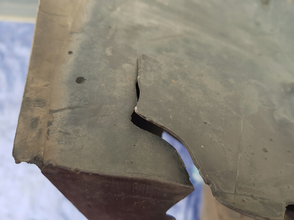 Купити Підкрилок лівий перед ліва передні mercedes w204 2046906030 2046904730