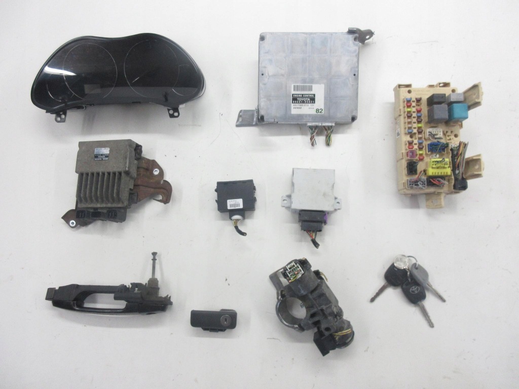 фото №1, Toyota avensis t25 2.2 d-cat 177km 2ad набор иммобилайзер стартовый бортовой компьютер