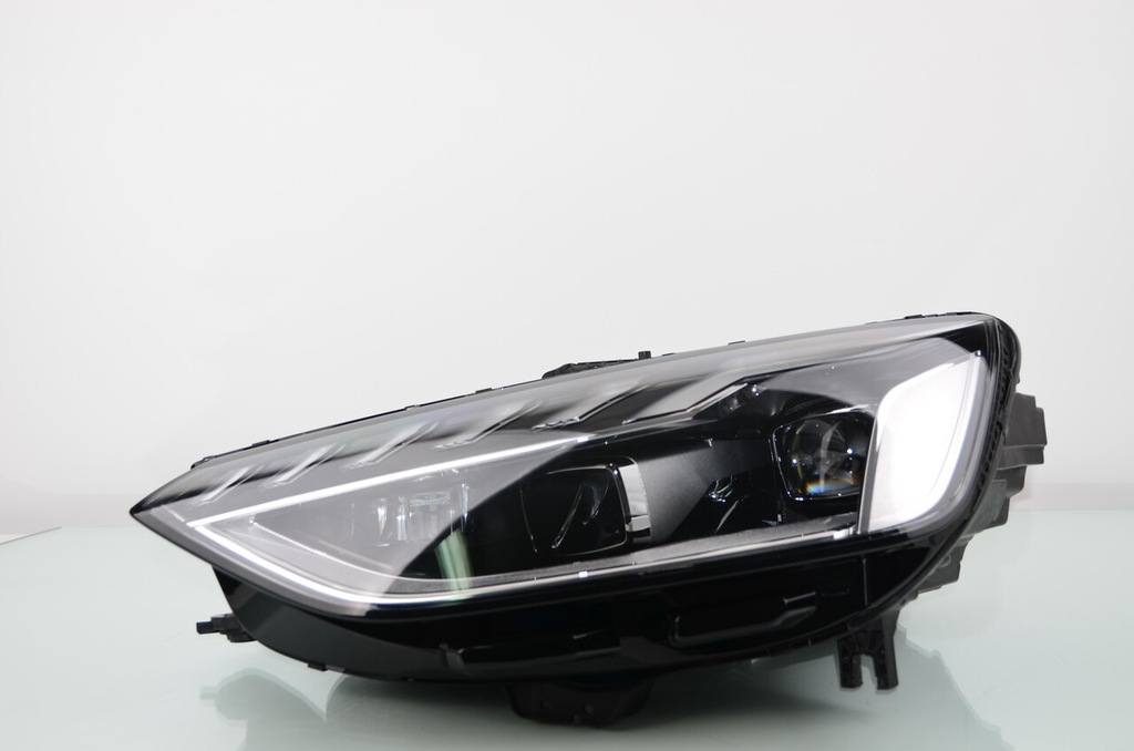 фото №1, Audi a4 b9 full led matrix 8w0941033d левая лампа передняя