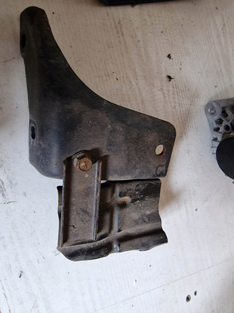 фото №1, Кронштейн двигуна hyundai tucson iii 1.6 gdi