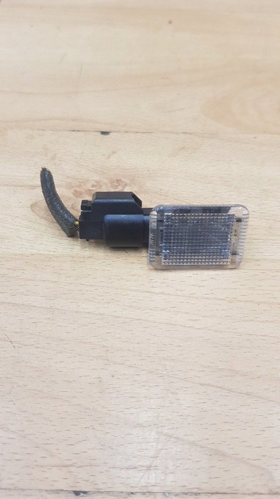 фото №2, Лампа освітлення салону volvo v50