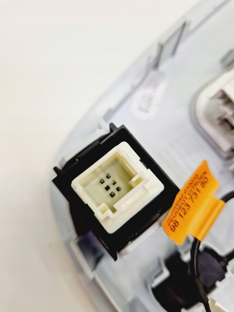 Купить Peugeot 308 2019 фонарь  сиденье передний