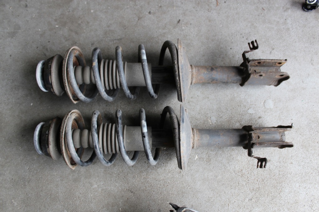 фото №1, Dacia sandero i 1.2 амортизатори перед комплект