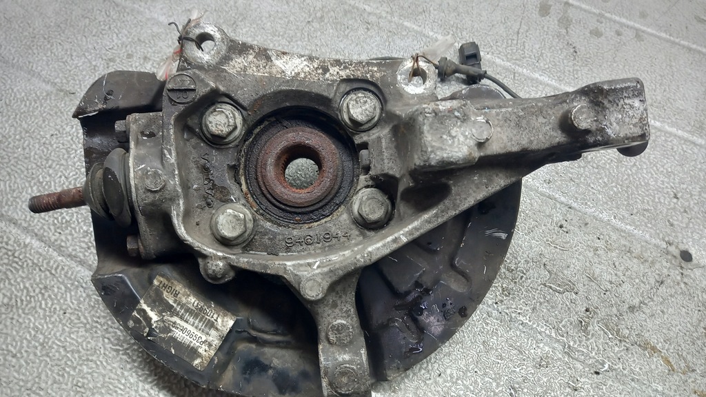 фото №4, Поворотний кулак права перед volvo s60 9461844