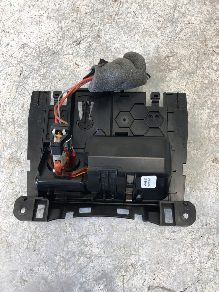 фото №5, Пепельница бардачок audi a4 b8 8k0857951