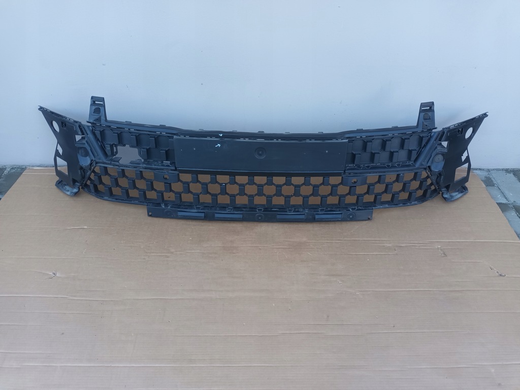 фото №1, Решётка renault megane v e-tech средняя перед