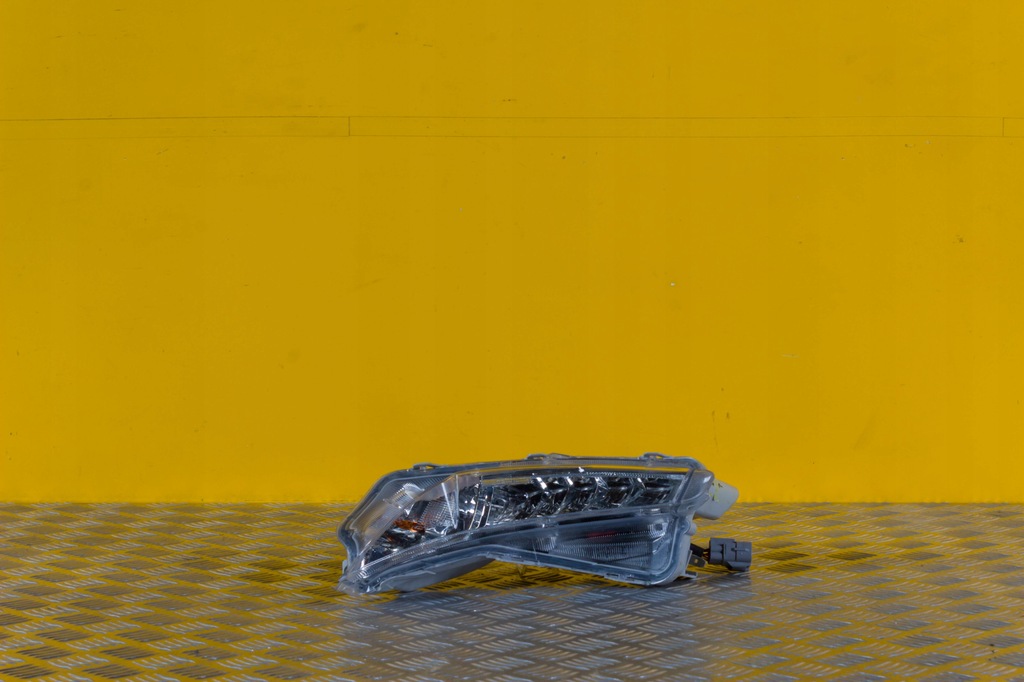 фото №1, Toyota camry поворотник лампа led drl противотуманная фара l