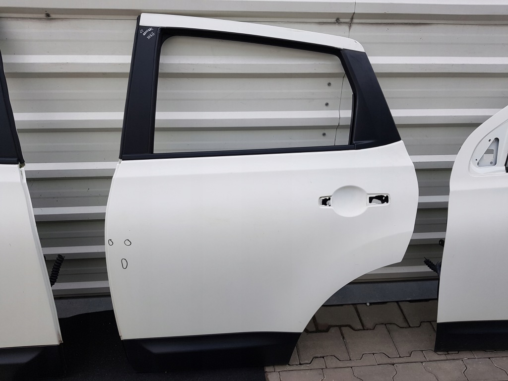 Купить Nissan qashqai 1 j10 06-13r дверь левая задний 326g