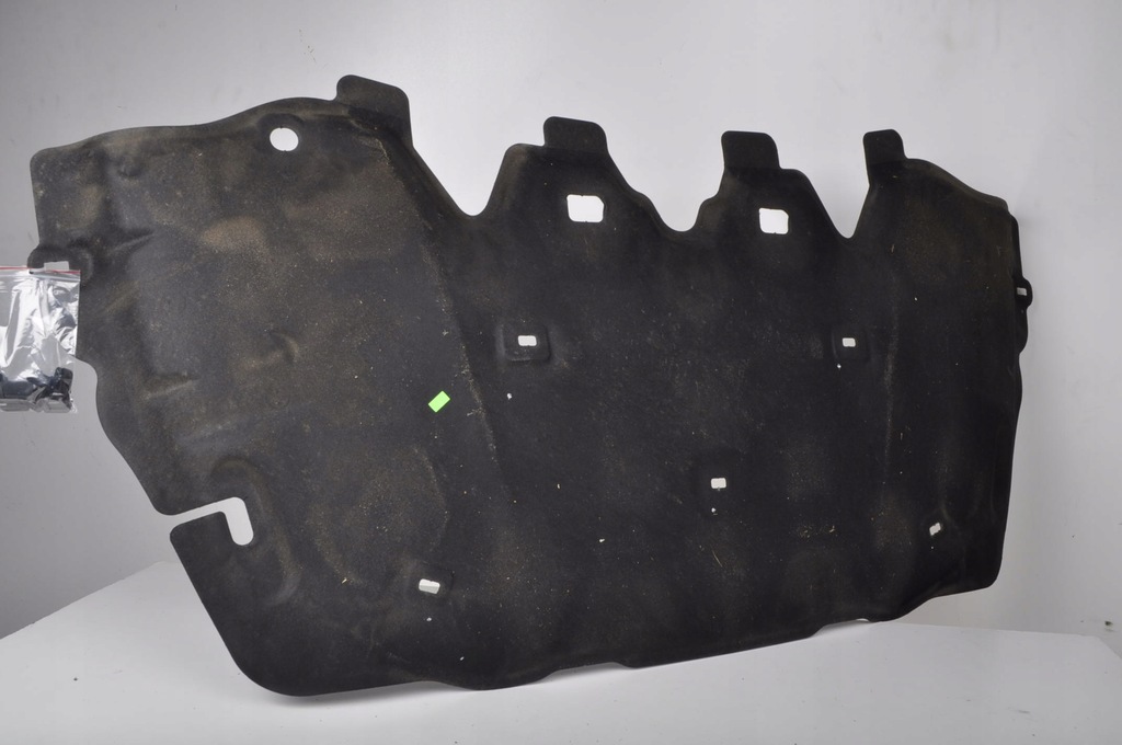 фото №1, Volvo v40 ii шумоизоляция подкрылок капот клипсы