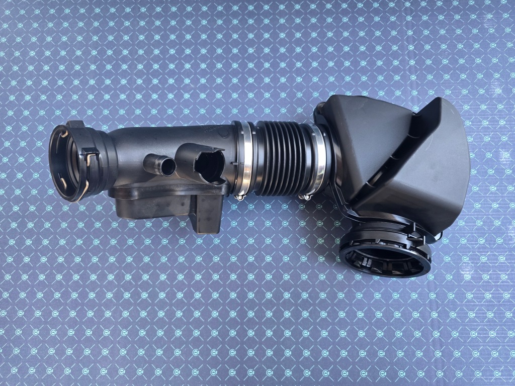 фото №1, Резонатор труба впуск воздухозаборник bmw f22 f20 f30 f34 f32 f36 f33 f31 новый оригинал