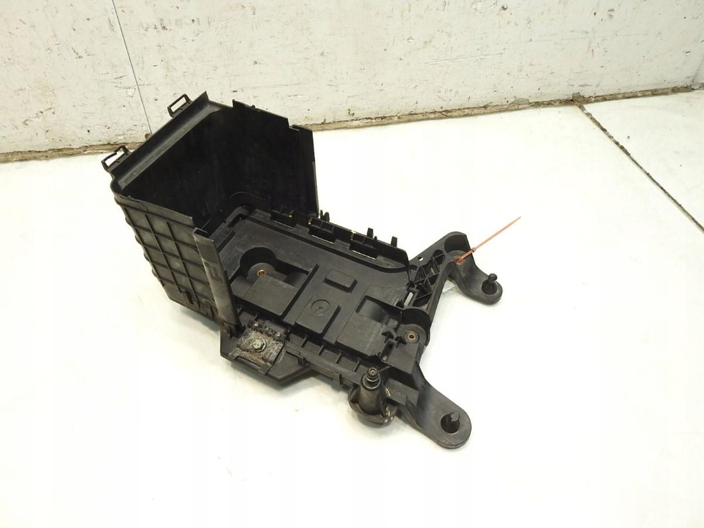 фото №8, Основание аккумулятор audi a3 8p 1.9 tdi 1k0915333b