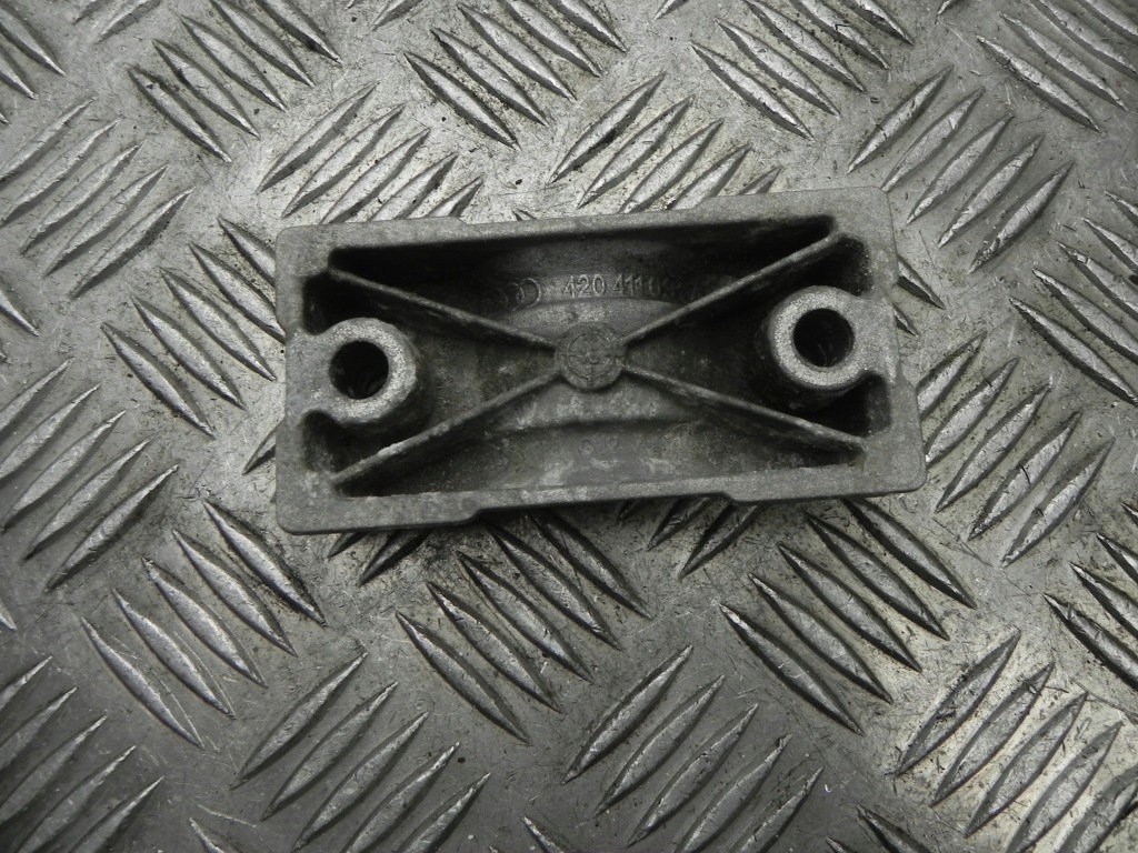 фото №1, Скоба lamborghini huracán lp 580-2 2017 420411031a