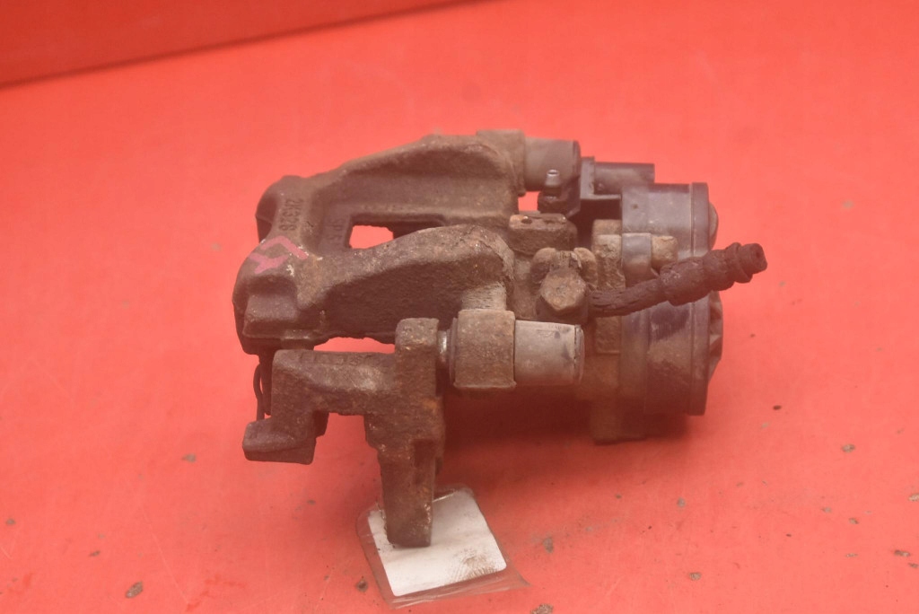 фото №5, Супорт гальмівний лівий задня fk72-2k328-bc jaguar xe x760 2.0 d 180 km 14-19