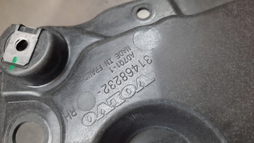 фото №10, Напрямна бампера перед правий 31468232 volvo v60 ii s60 iii 19-