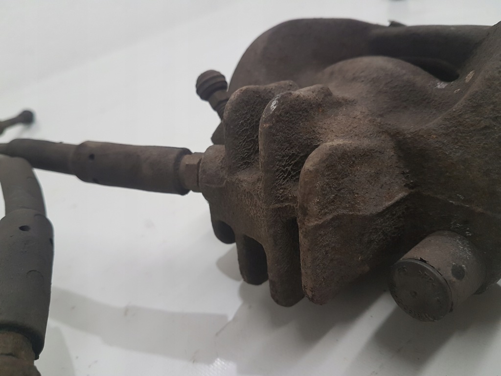 фото №6, Peugeot 5008 i суппорт тормозной правый левый перед