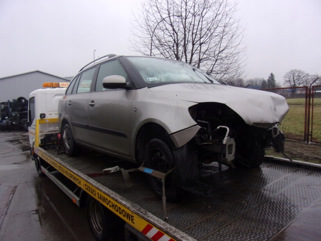 фото №4, Замок задний левый el 6 pinów skoda fabia ii