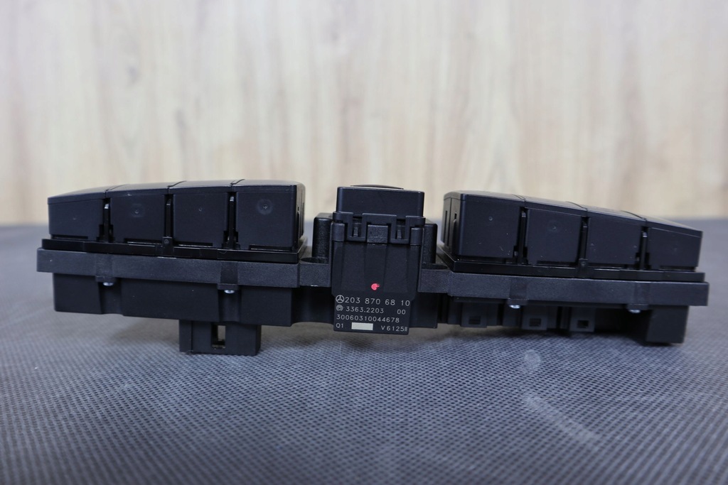 фото №10, Mercedes clk w209 lift панель керування перемикачів аварійних сидінь