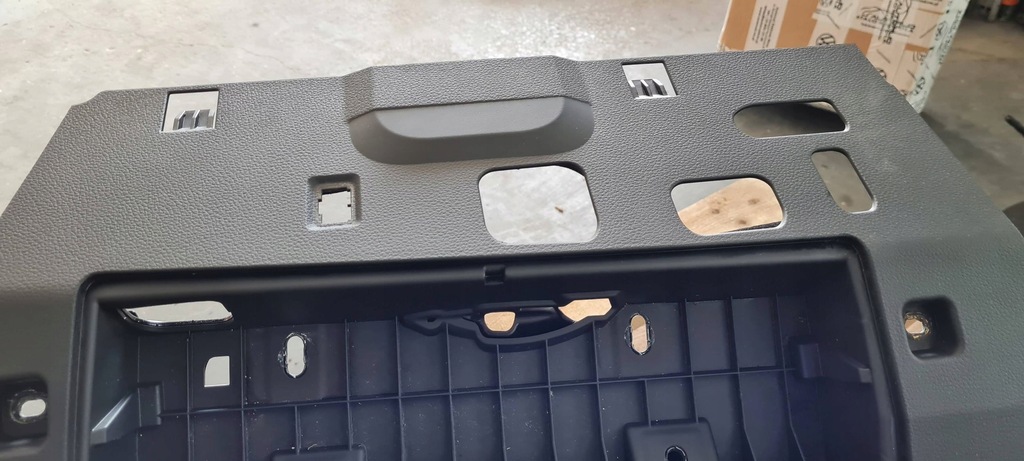 фото №9, Q3 83a бардачок пасажира usa чорний 22r 83a880842d 4pk