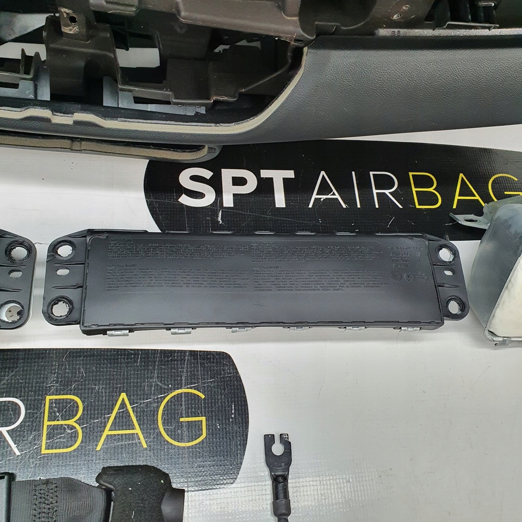 фото №9, Alfa romeo giulia приборная панель приборная панель консоль подушка безопасности нитка зелёный stare возврат