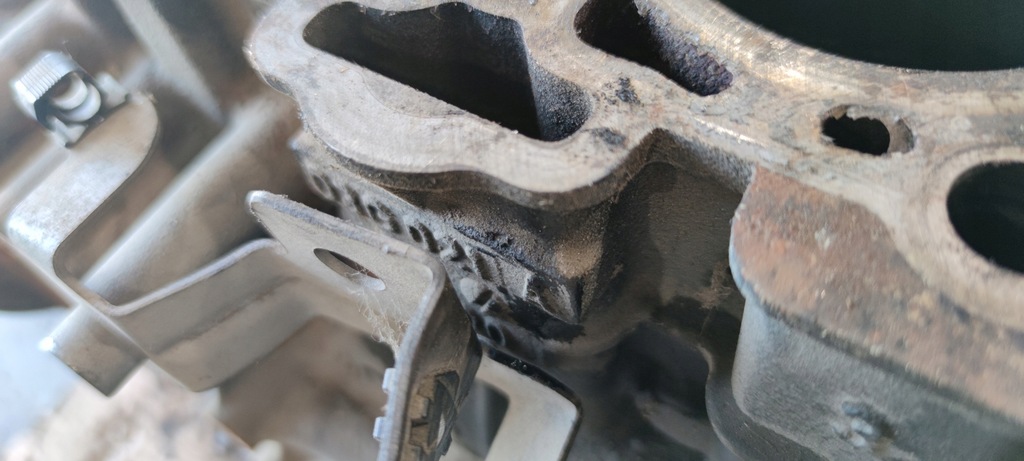 фото №6, Блок двигателя audi a4 b7 a6 c6 2.0 tdi bre 03g021a