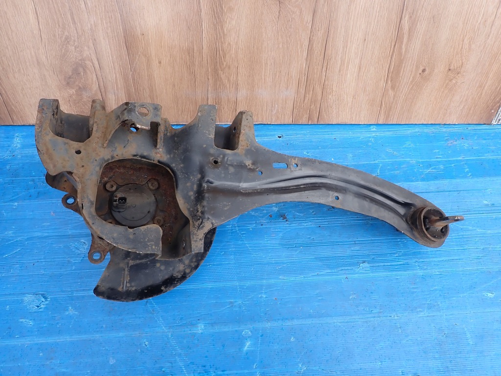 фото №6, Mazda 5 cw ii 1.6d 10- поворотный кулак задняя правая