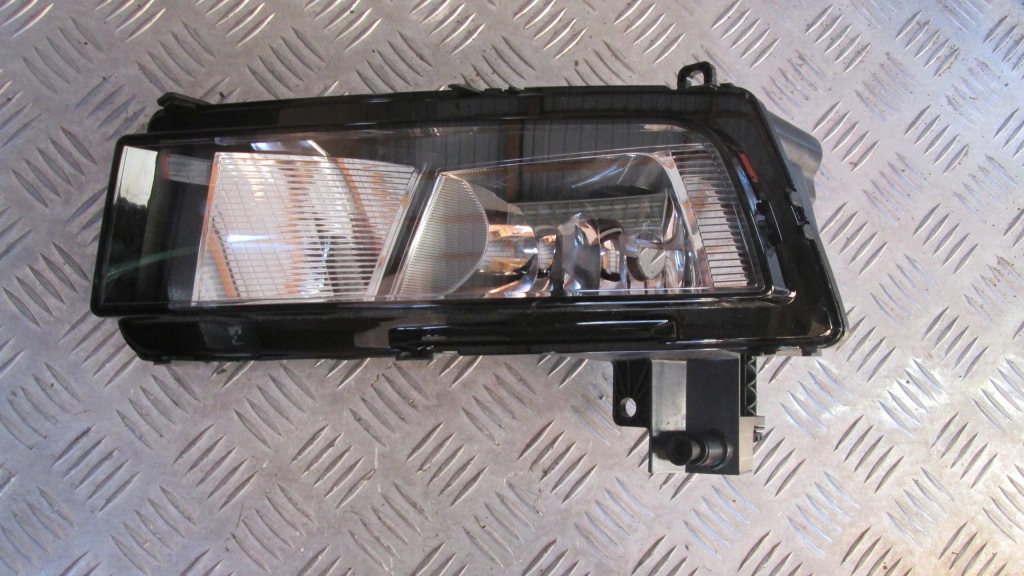 фото №1, Противотуманная фара левый vw touran ii 15- оригинал