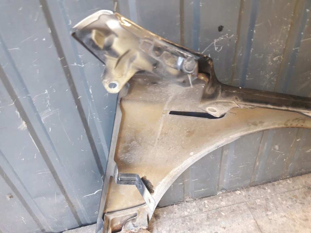 Купить Крыло  левое  перед alfa romeo 159 c403