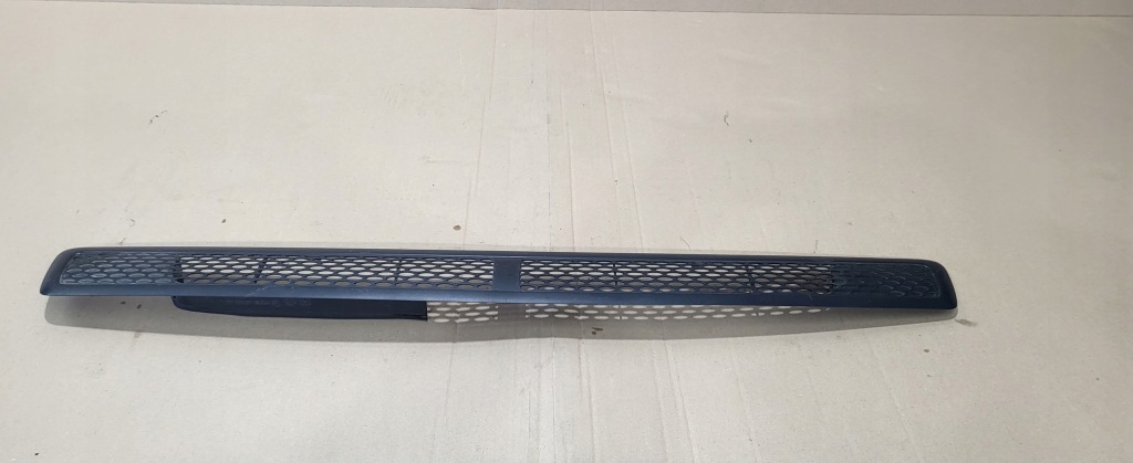 Купить Mercedes sprinter w903 рестайлинг  впуск воздуха решётка капот