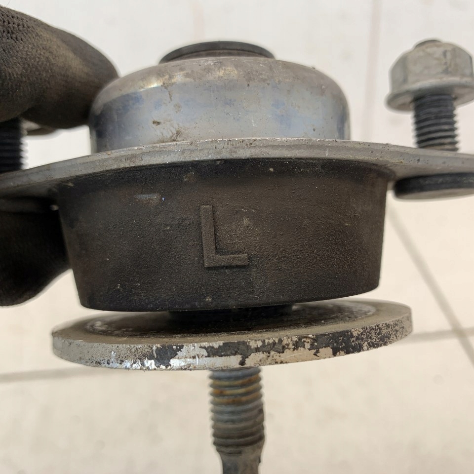 фото №10, Подушка рамы перед правая комплект левая оригинальная jeep wrangler iv jl 20r