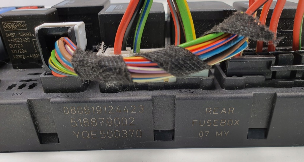 фото №2, Коробка запобіжників range rover l322 yqe500370