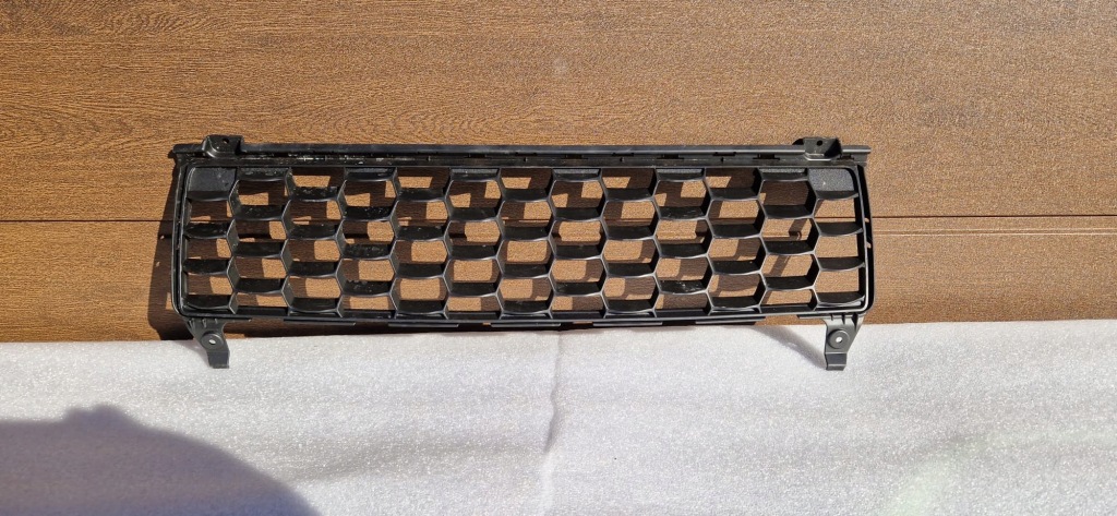 Купить Jeep renegade trailhawk 14- решётка нижняя бампера перед передний хорошее состояние