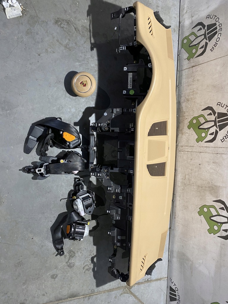 фото №1, Porsche macan 95b панель приладів консоль ремені