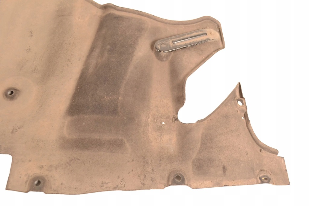 Tesla model 3 2019 накладка средняя подвеска Недорого