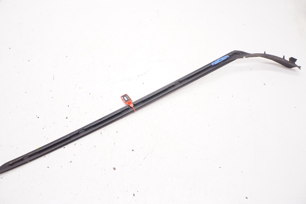 фото №7, Права молдинг вертикальна передньої перед скло volvo s60 iii v60 ii 31469401