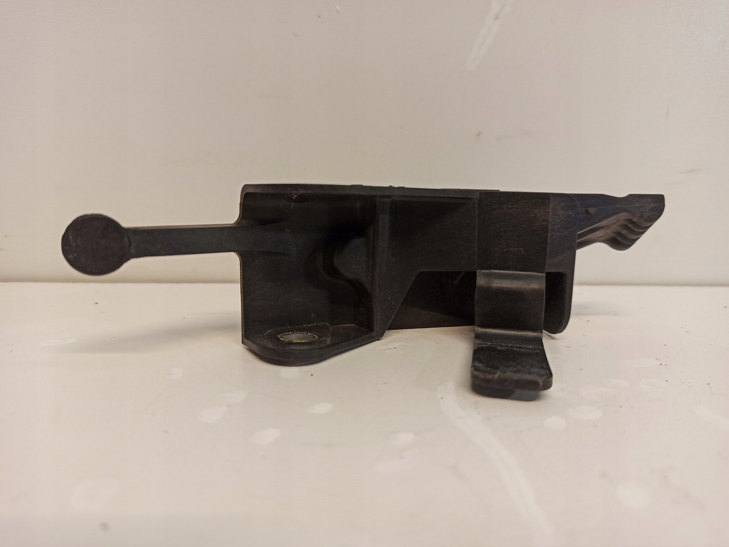 фото №2, Опора трубы интеркулер a5 8w 04e145532