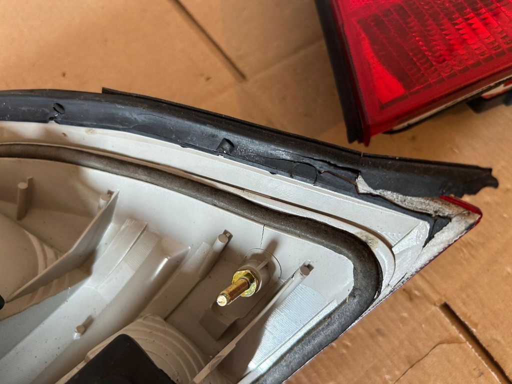 фото №12, Лампа задня права ліва комплект opel vectra b sedan