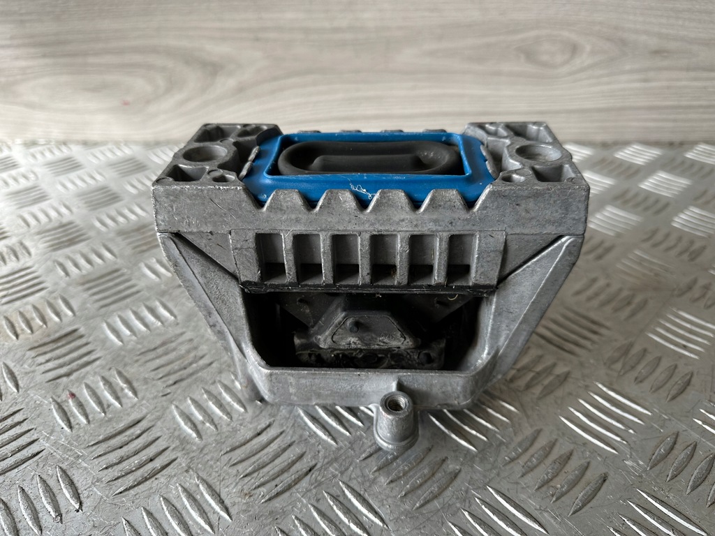 фото №12, Vw passat b7 usa 1.8 бензин seat audi кронштейн подушка двигателя 1k0 199 262