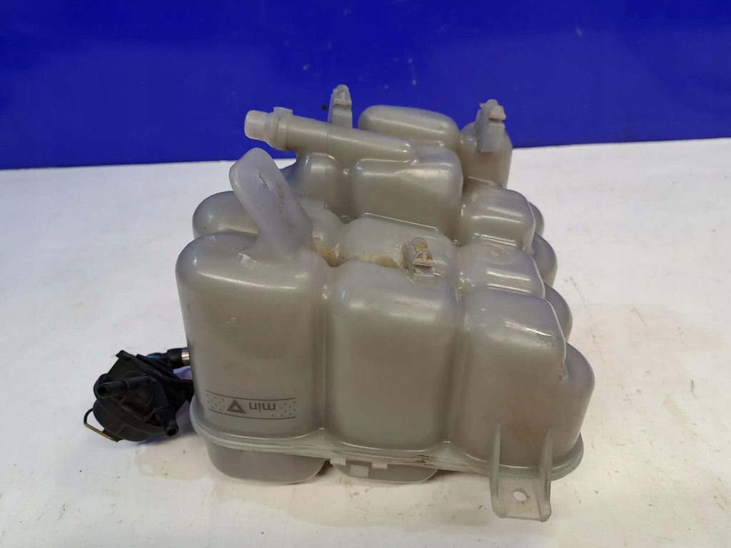 фото №5, Porsche cayenne 92a 2016 бачки расширительный