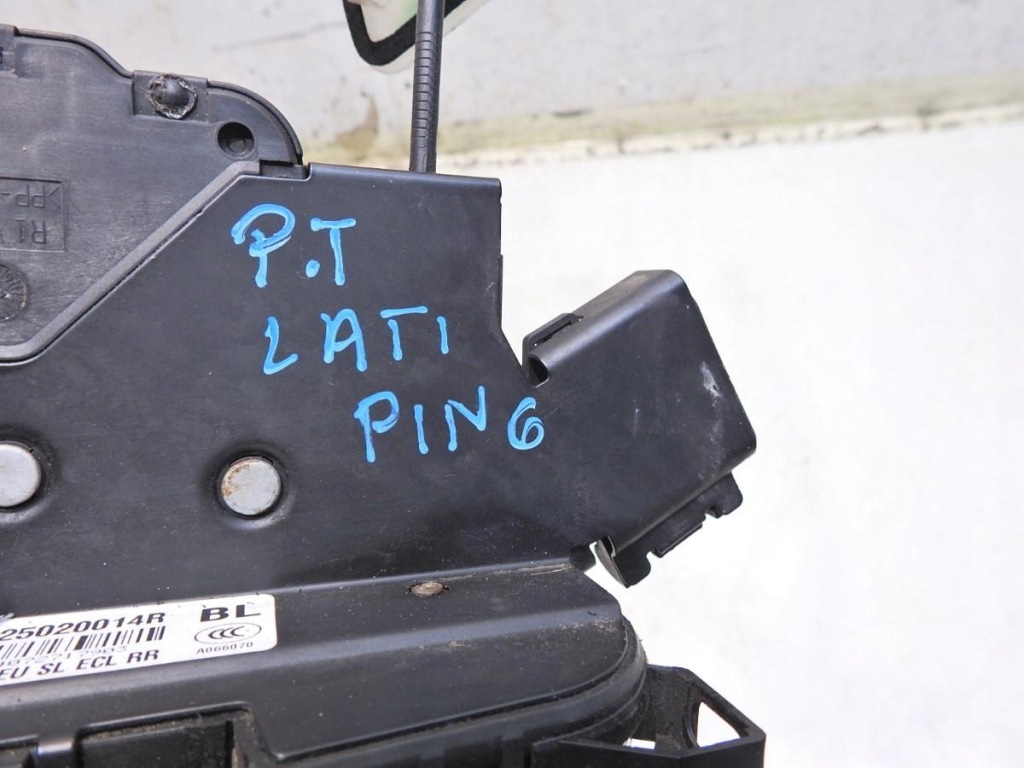 фото №2, Замок двері правий задня 6 pin renault latitude 825020014r