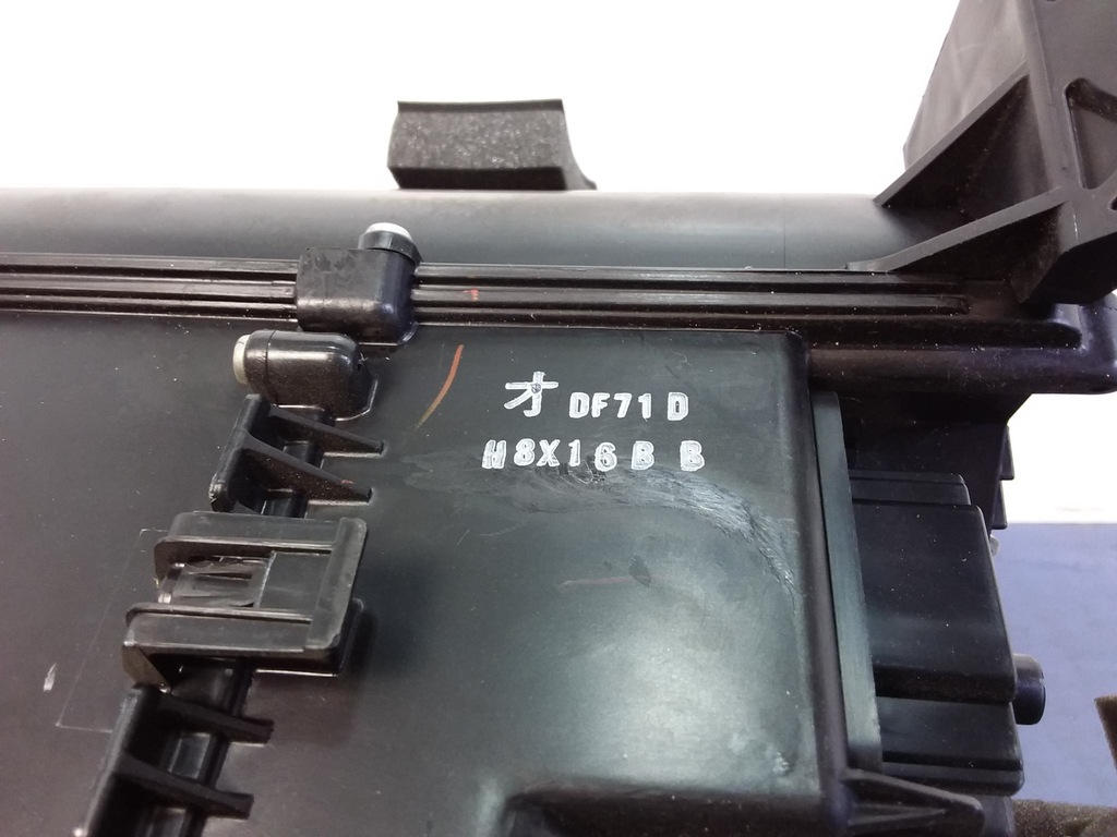 фото №9, Mazda 2 de 1.3 обігрівач