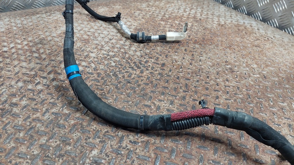 фото №8, Dodge durango 2020 проводка трубопровод