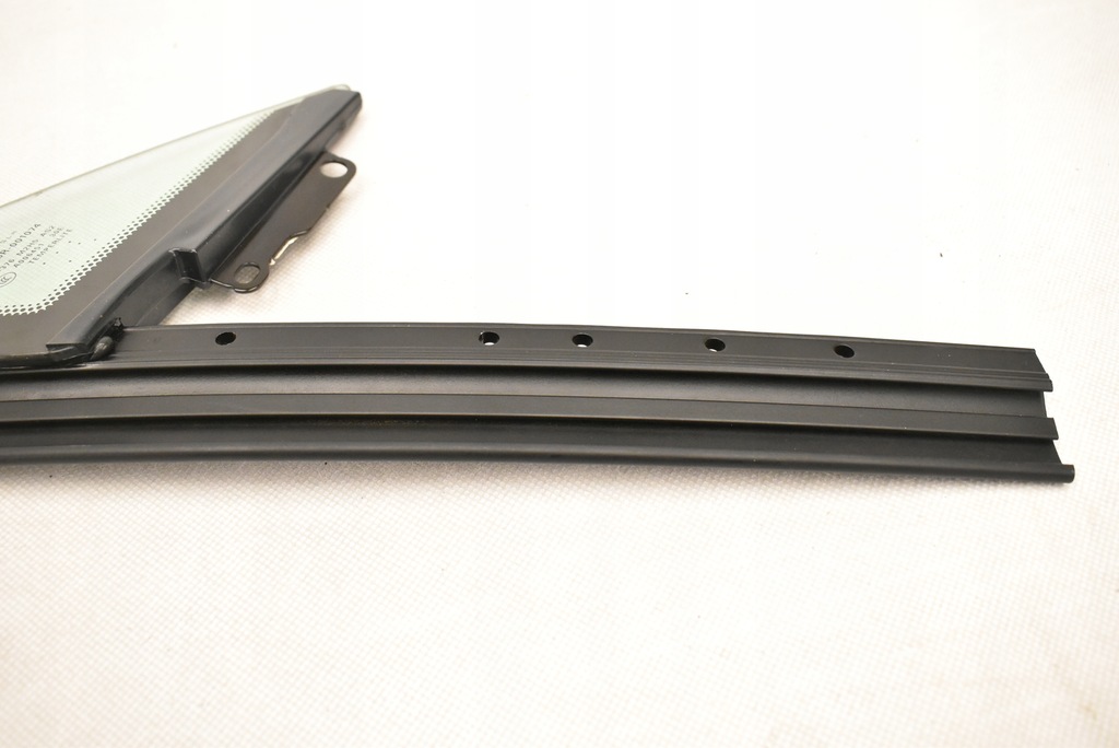 фото №6, Стекло боковая левая правая tesla s треугольник