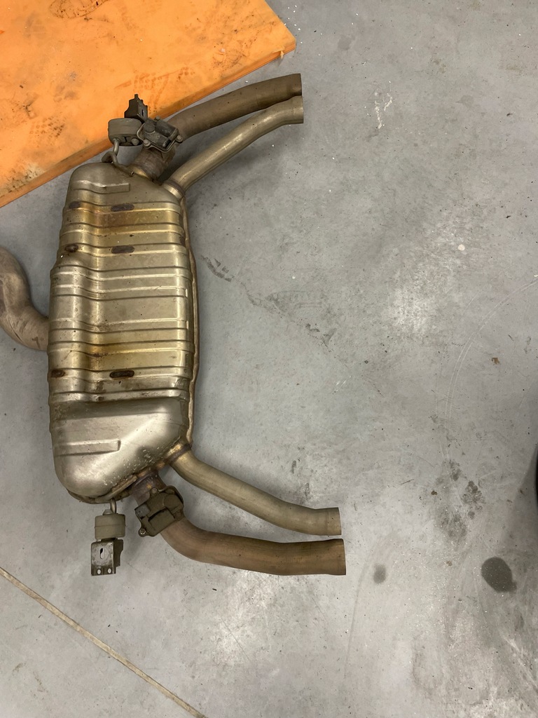 фото №9, Гасник вихлоп kompletny rsq3 83a rs3 8y rs3 8v оригінал 21r