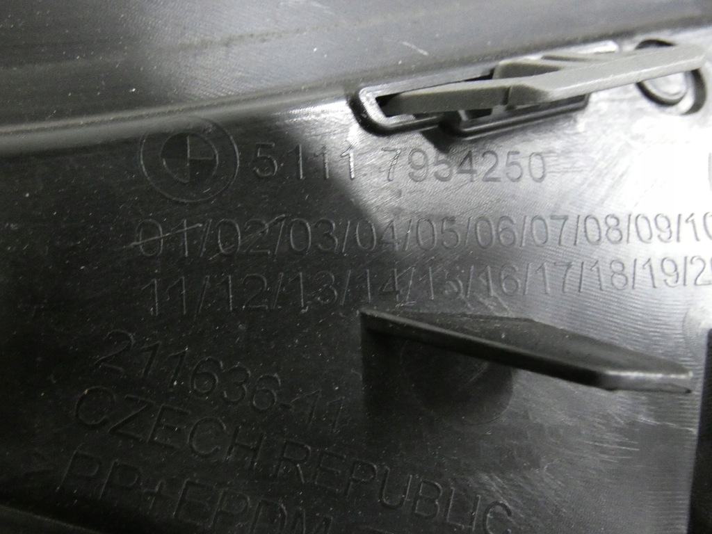 фото №8, Решітка бампера bmw x-1 f48 lift права 167.