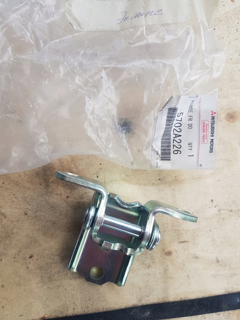 фото №1, Петля нижний дверь передних mitsubishi eclipse